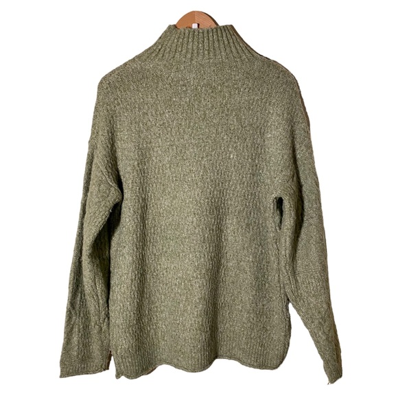 [Universal Threads] Turtleneck Sweater - Picture 3 of 3